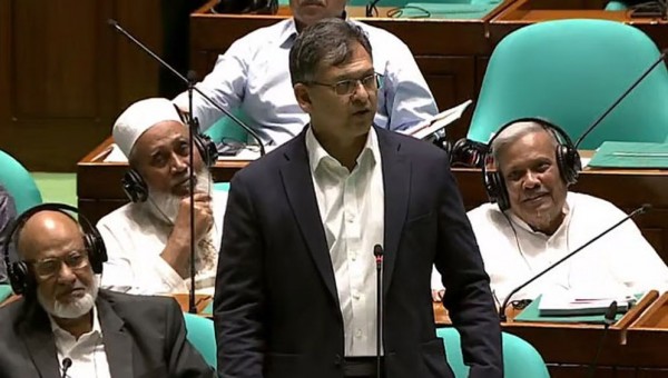 বর্তমানে কারাগারে ৭৭ হাজার ৪০ জন বন্দি: সংসদে স্বরাষ্ট্রমন্ত্রী