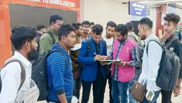 কম্বোডিয়া থেকে ফিরলেন ৩৮ বাংলাদেশি