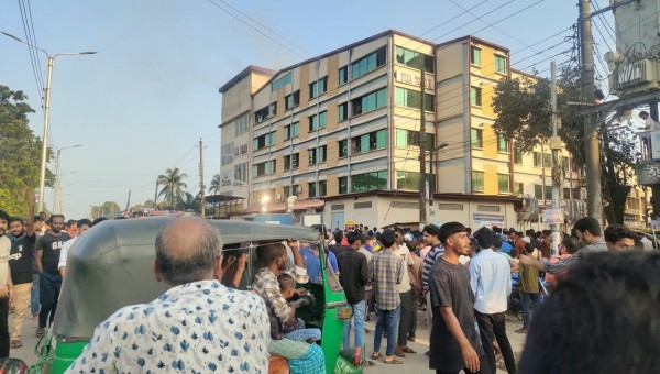 সিলেটে ফিজা টাওয়ারে অগ্নিকান্ড