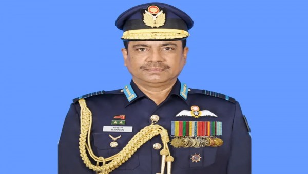 কাতারে গ্রেপ্তার বিমানবাহিনীর সাবেক প্রধান হান্নান