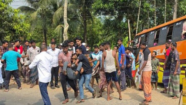 সিলেটে দুই প্রাইভেটকারের মুখোমুখি সংঘর্ষে এক শিশুর মৃত্যু