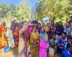 ভোটারদের কাছে ছুটছেন বিএনপির মনোনীত প্রার্থী খন্দকার আব্দুল মুক্তাদির