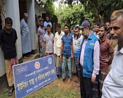 বাইরে রোগী, সরকারি স্বাস্থ্য কেন্দ্রে ঝুলছে তালা!