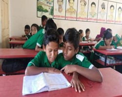 নানা সংকটের আবর্তে মধ্যনগরের প্রাথমিক শিক্ষা