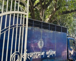 রাজসাক্ষী সাবেক আইজিপি মামুনকে ট্রাইব্যুনালে আনা হয়েছে