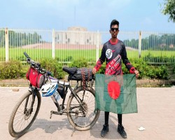 সাইকেল নিয়ে তরিকুলের ৬৪ জেলা ভ্রমণ