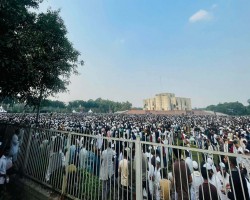 ভাইয়ের ইমামতিতে শহীদ হাদির জানাজা অনুষ্ঠিত, লাখো মানুষের অংশগ্রহণ