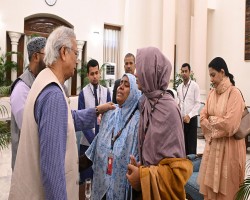 হাদির পরিবারের সঙ্গে প্রধান উপদেষ্টার সাক্ষাৎ, সর্বোত্তম চিকিৎসার আশ্বাস