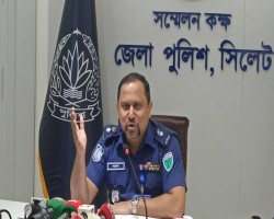 সাংবাদিকদের সঙ্গে মতবিনিময়কালে নবাগত পুলিশ সুপার ড. যাবের সাদেক