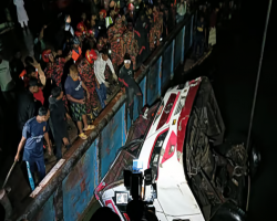 পদ্মায় বাস-ডুবি: বাড়ছে মৃতের সংখ্যা