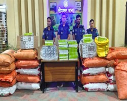 কুরিয়ার অফিসে পুলিশের অ ভি যা ন, ভারতীয় পণ্য জব্দ