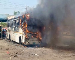 কুমিল্লায় একসঙ্গে ৩ বাসে আগুন