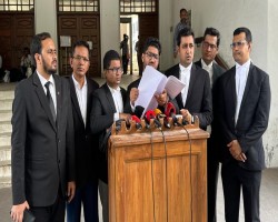 &lsquo;হ্যাঁ&rsquo; ভোটের প্রচারে ব্যাংক ও রাষ্ট্রীয় অর্থের &lsquo;অবৈধ&rsquo; ব্যবহার: সরকারকে আইনি নোটিস