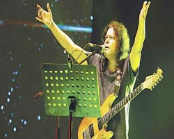 ইউরোপ ট্যুরে নগরবাউল জেমস