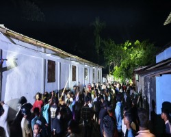 কোম্পানীগঞ্জে টর্চলাইট জ্বালিয়ে সংঘর্ষ, আহত ৪০