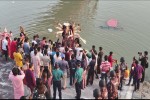 সিলেটে প্রতিমা বিসর্জনের মধ্য দিয়ে দুর্গাপূজার আনুষ্ঠানিক সমাপ্তি